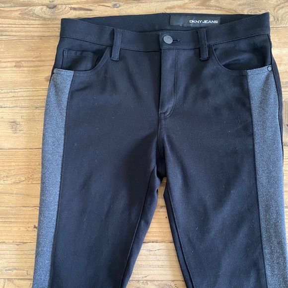 DKNY Jeans Women's Black with Gray Stripe Down Tapered Leg Stretch Pants Sz 2 - Picture 2 of 13